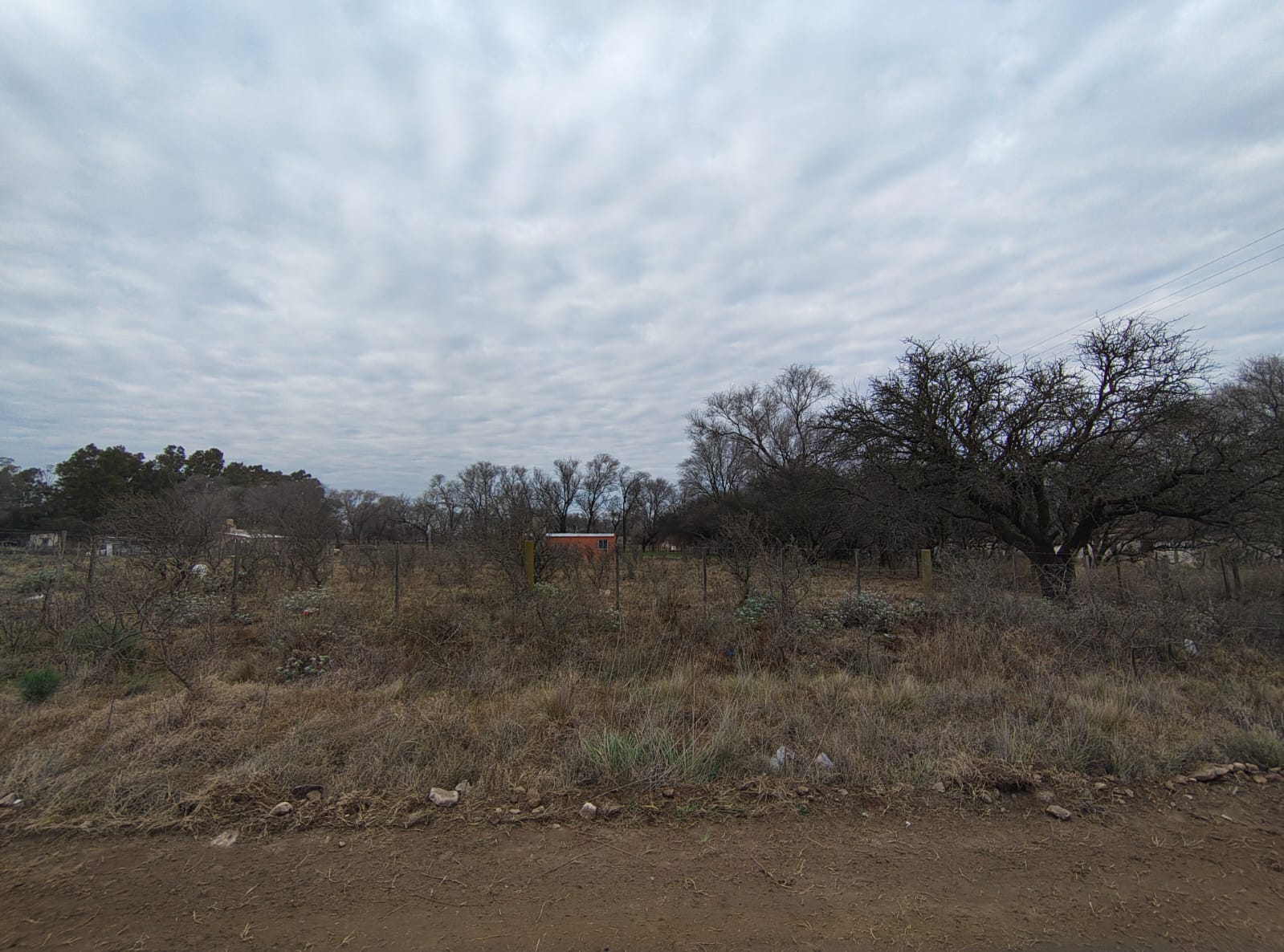 Vendo Terreno Uriburu de 25×50 Malvinas argentinas esquina Saavedra. USD 6500 se acepta permuta o se puede financiar. Impuestos al día y servicios Luz y Agua