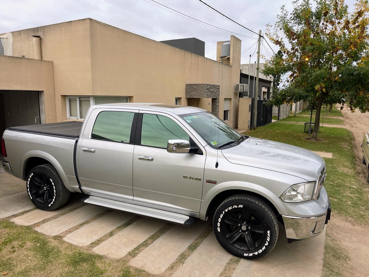 Dodge RAM 1500 modelo 2017